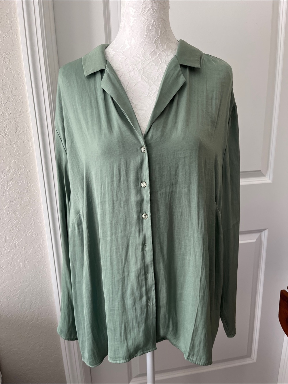RACHEL Rachel Roy Sage Green Button-Down Blouse NWOT SZ 1X